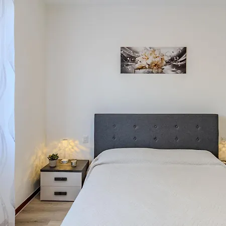 Apartment Daniela By Interhome Dorio