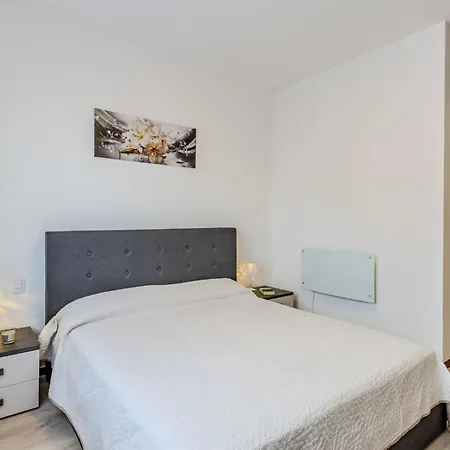 Daniela By Interhome شقة